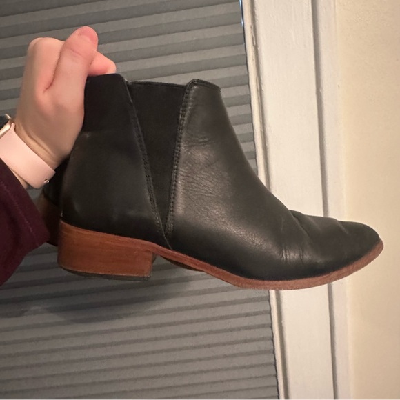 Nisolo Eva Everyday Chelsea Boot - Picture 5 of 8